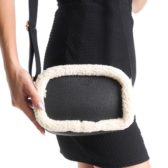 Kadın Siyah Kürklü Peluş Small Asklı Fermuarlı Kol ve Omuz Çantası