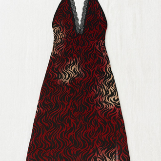 Kırmızı Desenli Yırtmaçlı Gecelik