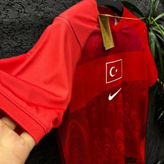 Türkiye Retro Klasik: Kırmızı "Göğüs Bantlı" Seri