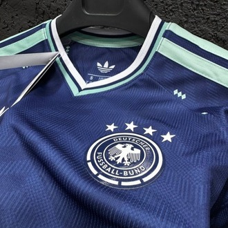 Germany Special Edition: "Deep Navy & Mint" Konsept Forma