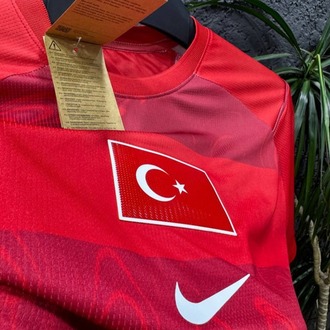 Türkiye Retro Klasik: Kırmızı "Göğüs Bantlı" Seri