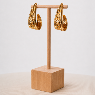 Dokulu Kıvrımlı Gold Küpe