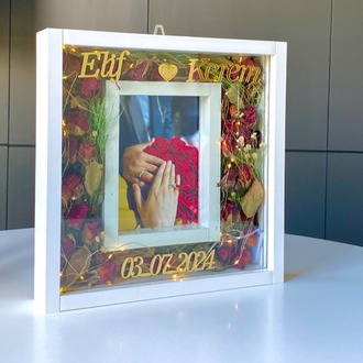33x33 Beyaz Anı Çerçevesi Söz Çiçeği Saklama Çerçevesi