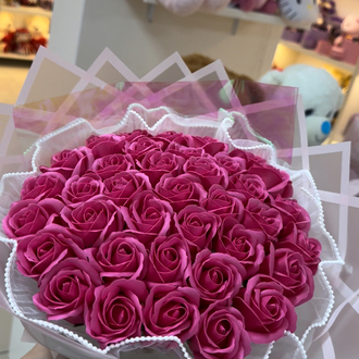 Pembe solmayan gül buketi