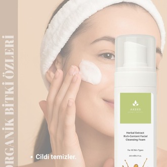 AKERD COSMETİCS Köpük Yüz Köpüğü Cildi Temizler ve Nemlendirme Tüm Ciltler İçin