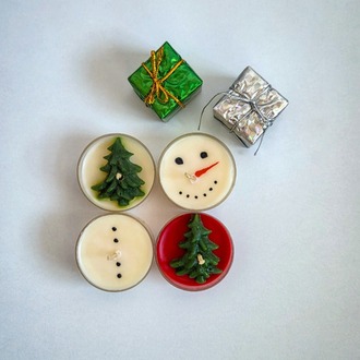Yılbaşı Vanilya Kokulu Tealight Mum Seti (4’lü) | Kırmızı-Beyaz | Hediyelik Mumlar