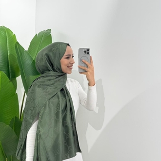 GUCCI IPEKSI JAKAR ŞAL 