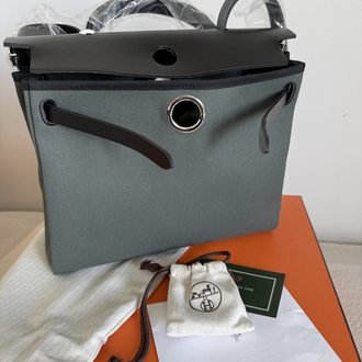Hermès Herbag 31 Vert Mangrove / Noir