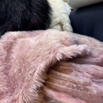 Pembe peluş kumaş