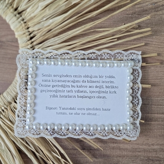 Damat Kahvesi İçin Dantel ve Sıra İnci Tasarımlı Notluk