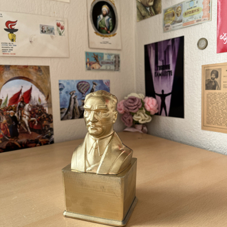 Atatürk Büstü (Altın)