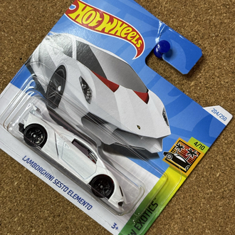 Lamborghini Sesto Elemento