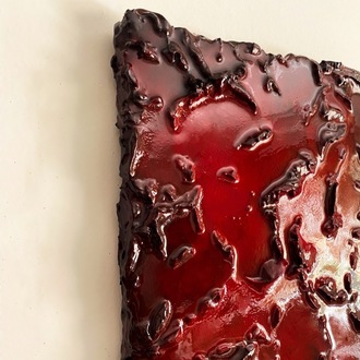 Echoes of deep burgundy 