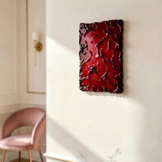 Echoes of deep burgundy 
