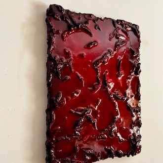 Echoes of deep burgundy 