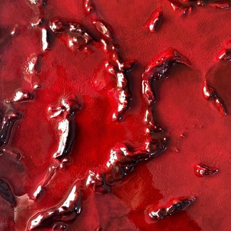 Echoes of deep burgundy 