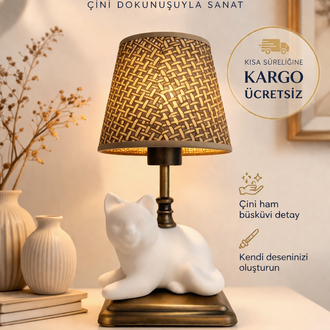 Kedi Başucu Abajur – Hasır Şapkalı | Antik Gold Detaylı
