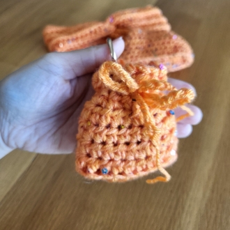 Turuncu Pullu Örgü Set – Cüzdan, Saç Bandı ve Kulaklık Kılıfı
