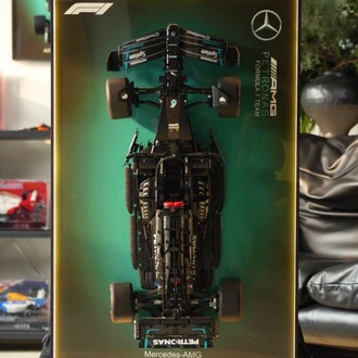 LEGO Technic Mercedes W15 F1 Lego Tablo