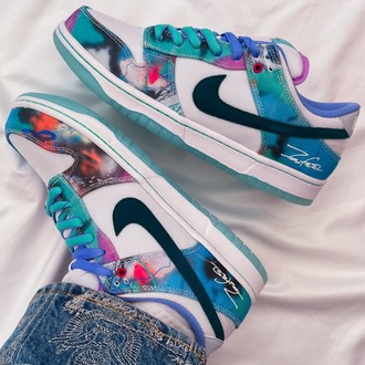 Nike SB Dunk Low Futura Laboratories Bleached Aqua
