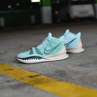 Nike Kyrie 7 Copa
