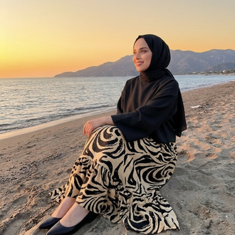Siyah Kuğu Etek & Bluz Takım