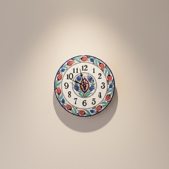 Çini desenli duvar saati (Wall clock with Turkish tile pattern)