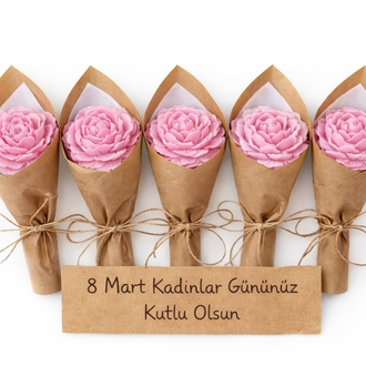Kadınlar günü mum buket Floria