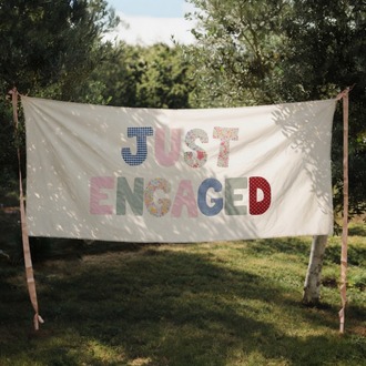 Just Engaged Bannerı — El Yapımı Kumaş Nişan Süsü