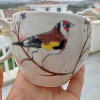 El Boyama SAKA Kuşu Desenli Kupa- 250ml-Kırık Beyaz Zemin