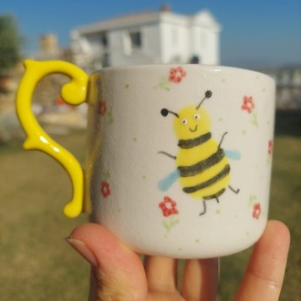Arı ve Bahar Çiçekleri Temalı Kupa - 200 ml