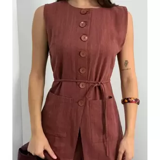 düğmeli kuşaklı keten takım bordo