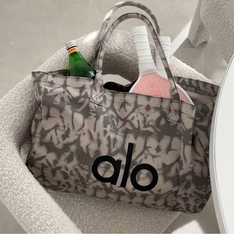 Alo Yoga Iconic Shopper Tote Bag Grey