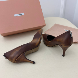 Miu Miu Waxed Calfskin Pointy Toe Pump Vintage (Premium)