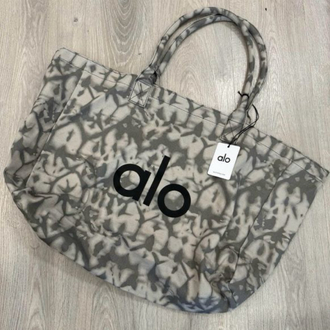 Alo Yoga Iconic Shopper Tote Bag Grey