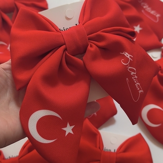 kırmızı toka
