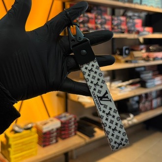 1. KALİTE ANAHTARLIK LOUIS VUITTON BEYAZ