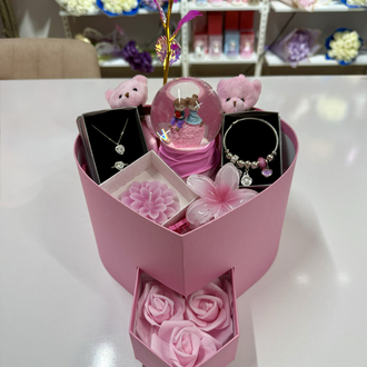FULL PEMBE AŞK EVRENİ