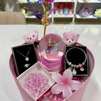 FULL PEMBE AŞK EVRENİ