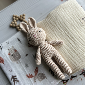 Açık krem rengi amigurumi tavşan-müslin set