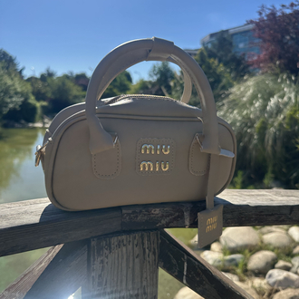 MIU MIU el çantası