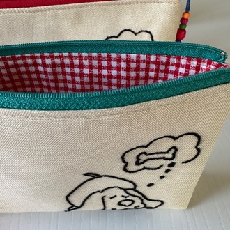 Köpek Nakışlı Fermuarlı Çanta