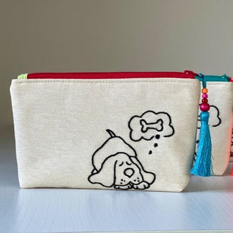 Köpek Nakışlı Fermuarlı Çanta