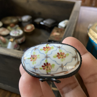 Vintage Desenli El Boyama Oval Porselen Minyatür Kutu