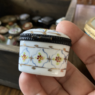 Vintage Desenli El Boyama Oval Porselen Minyatür Kutu