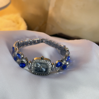 SWAROVSKİ LACİVERT DAMLA KADIN KOL SAATİ