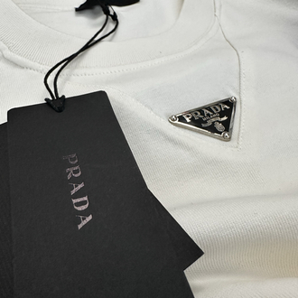 Prada yaka detay tshirt