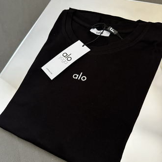 Alo yoga tshirt