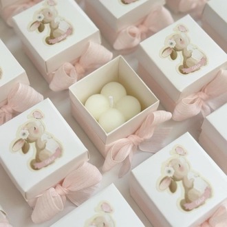 Mini Kutulu Tavşan Temalı Mum – Kişiye Özel Etiketli (25 Adet)
