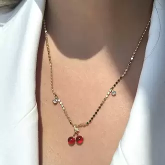 Altın Renk Kiraz Figürlü Taş Detaylı Ezme Pul Kolye
